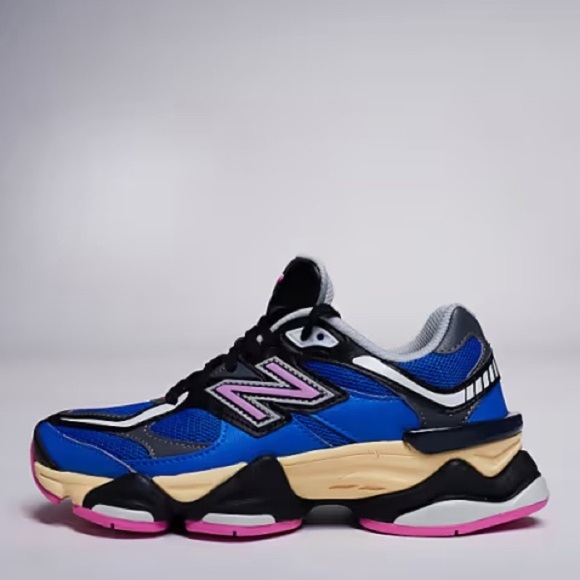New Balance
9060 \